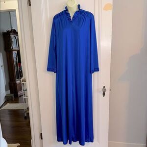 Vintage Vanity Fair Royal Blue Zip Up Long‎ Sleeve Caftan/Lounging Robe